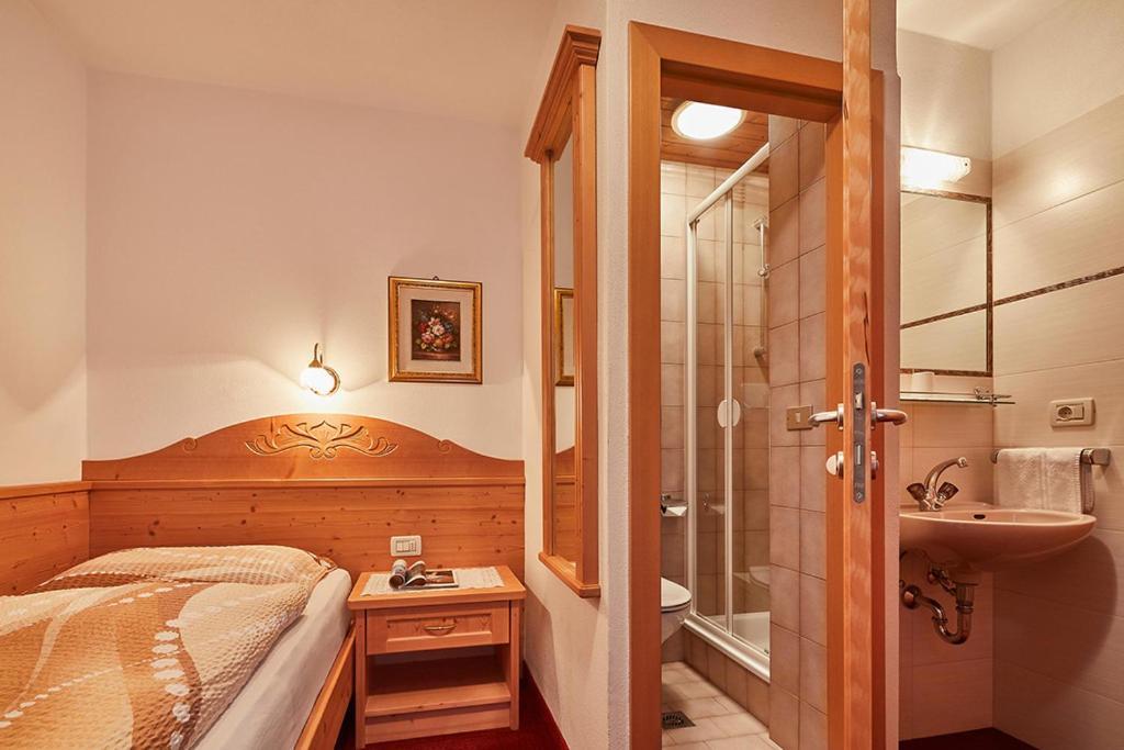 Hotel Garni Reutlingen Colfosco Esterno foto