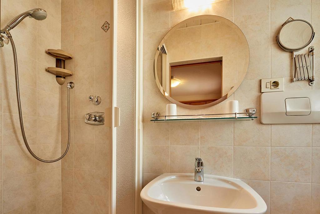 Hotel Garni Reutlingen Colfosco Esterno foto
